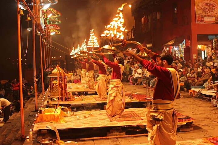 Varanasi Two-Day Cultural Tour: Sunrise Ganges Boat Ride, Ghats & Sarnath