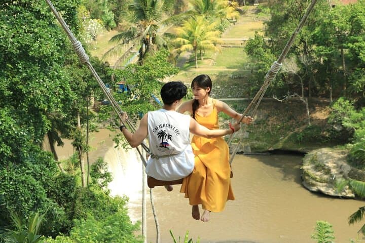 Bali Swing & Uluwatu Sunset Tour: Jungle Swings, Padang Beach & Kecak Dance