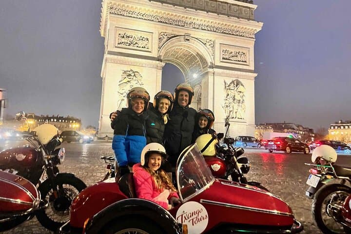 Paris Night Sidecar Tour: Private Vintage Ride with Wine