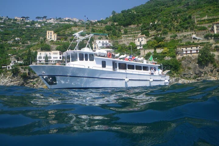 4-Hour Amalfi Coast Cruise from Salerno with Aperitif