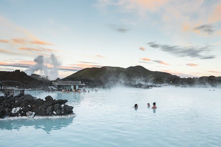 Blue Lagoon Comfort Admission: Guide to Iceland’s Geothermal Spa with Drink, Towel & Mud Mask photo 3