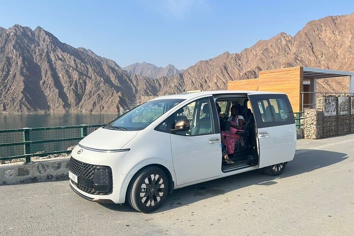Private Luxury Minivan Transfer in Dubai — Hourly City & Airport Service photo 5