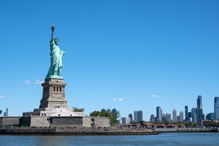 Private Half-Day NYC Van Tour: Manhattan Highlights with Transport photo 4