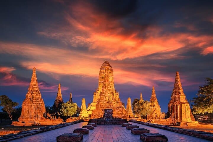 Ayutthaya Sunset Bicycle Tour to Ancient Temples: Evening Ride Through the World Heritage Park