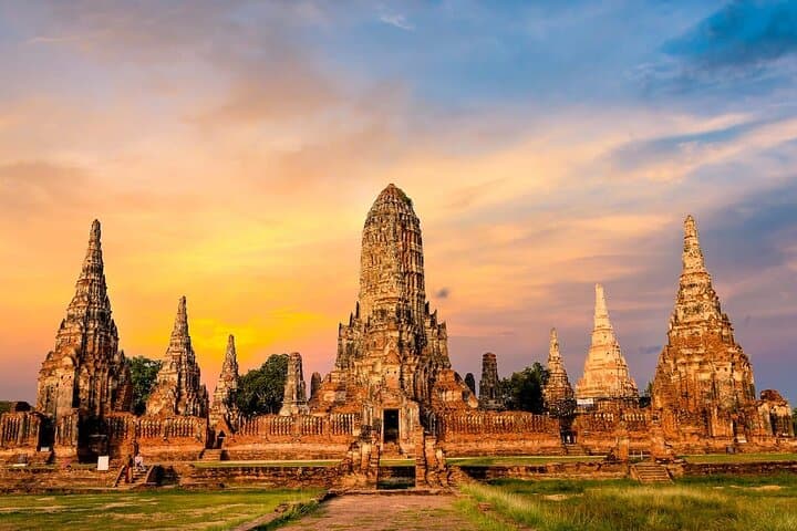 Ayutthaya Sunset Bicycle Tour to Ancient Temples: Evening Ride Through the World Heritage Park photo 5