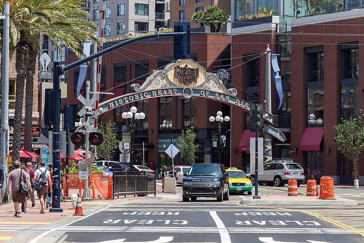 San Diego Sizzle: Private Gaslamp Walking Tour & Nightlife Experience photo 2