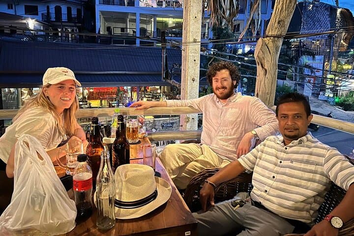 Kandy TukTuk City Tour: Temple Relics, Tea Estates & Botanical Gardens