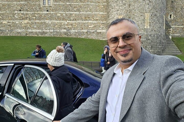 Private Windsor Castle Tour in Executive Vehicle with Admission photo 4
