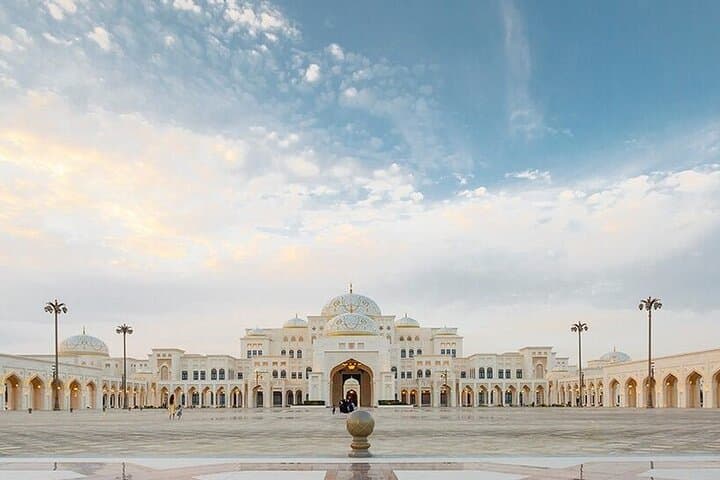 Qasr Al Watan & Sheikh Zayed Mosque Combo: Abu Dhabi Cultural Day Tour