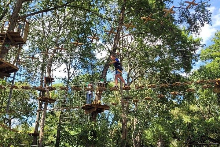 Guided treetop adventure course in Nantes: ziplines, climbing and aerial trails photo 3