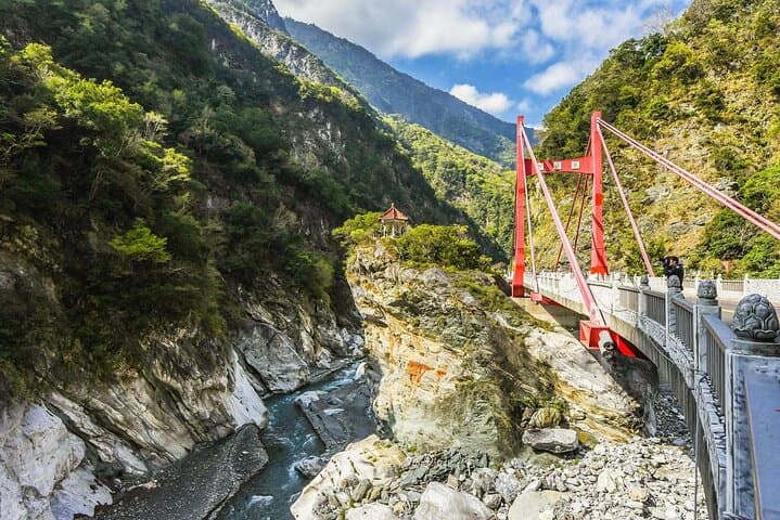 Taroko Gorge, Qingshui Cliffs & Qixingtan Beach — Day Tour from Hualien photo 4