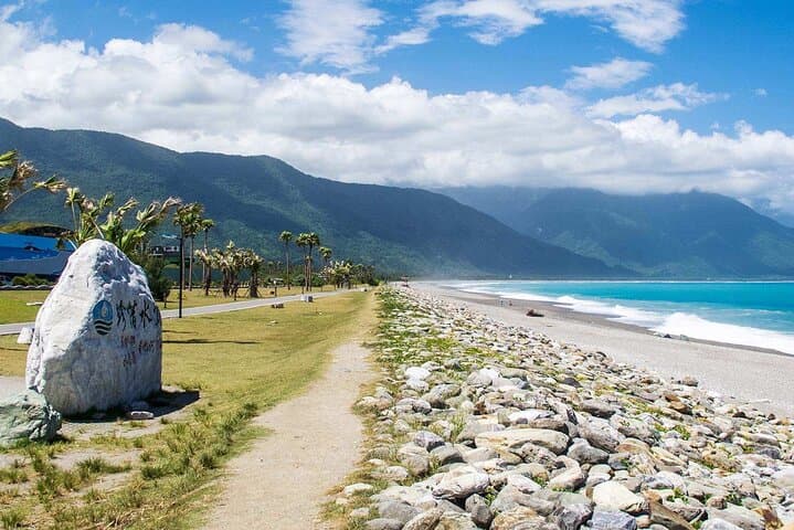 Taroko Gorge, Qingshui Cliffs & Qixingtan Beach — Day Tour from Hualien photo 5