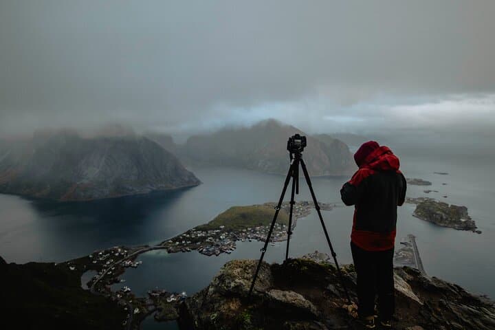 7-Day Lofoten Photo & Campervan Adventure: Hikes, Beaches & Fjord Kayaks