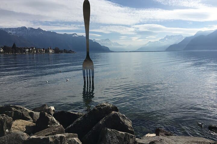 Family-Friendly Historical Walking Tour of Vevey: Forks, Food & Lakeside Strolls