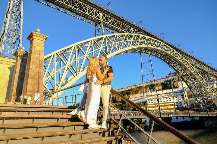 Porto Riverside Photo Tour: Cais da Ribeira & Cais de Gaia Photo Session photo 3