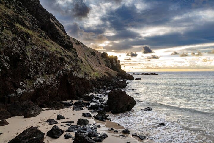 Exploring Rapa Nui's Untamed Northern Coast: A Trekker's Guide photo 2