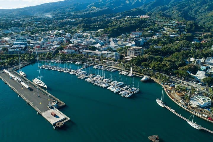 Papeete Express Stopover: Quick Downtown Walk, Market Visit & Luggage Storage in Tahiti photo 2