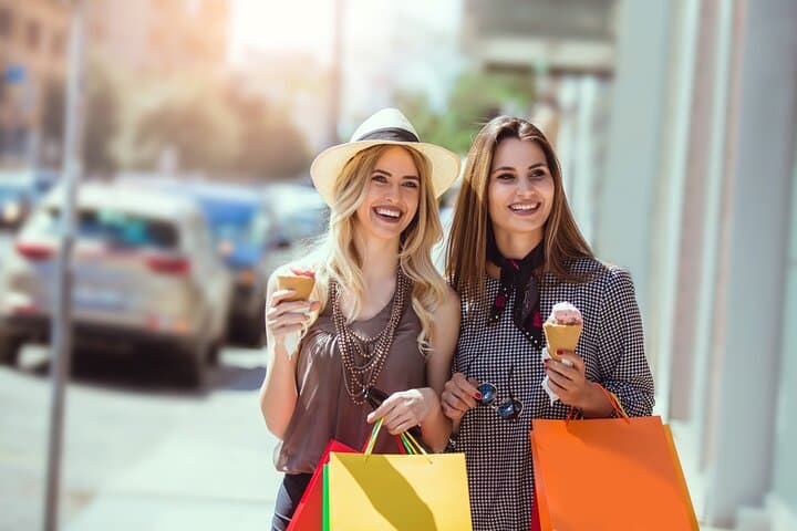 Liverpool to Cheshire Oaks: Private Door-to-Door Designer Outlet Tour