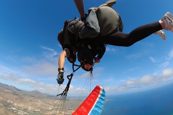 Rollercoaster Tandem Paragliding in Lanzarote — Ocean and Lava Flights