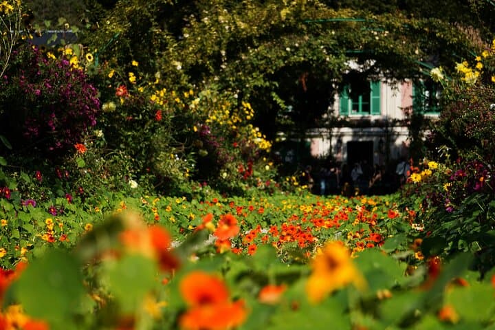 Private Day Trip to Monet's Giverny and Vernon from Paris photo 4