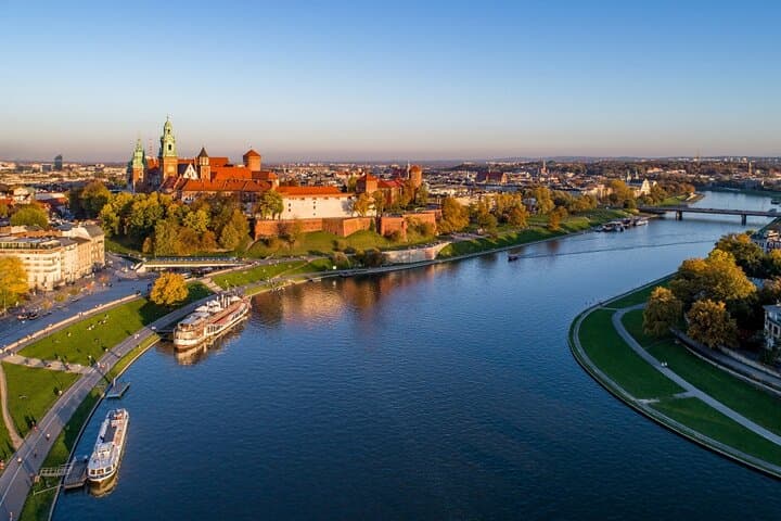Krakow Wawel Castle Guided Tour, Lunch & Vistula River Cruise