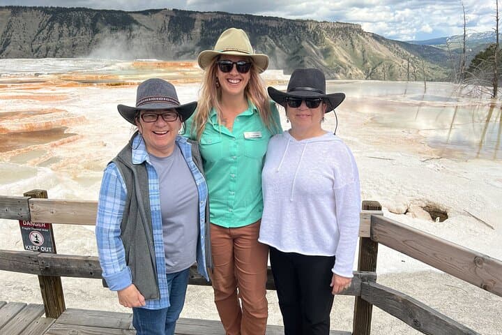 Yellowstone Full-Day Safari from Cody: Old Faithful, Grand Canyon & Wildlife Highlights photo 5