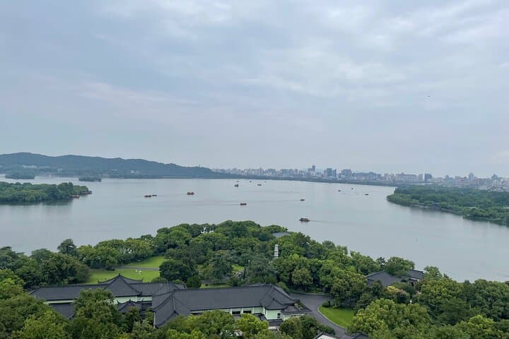 Hangzhou Private Guided Tour — Customize West Lake, Tea Fields & City Highlights photo 4