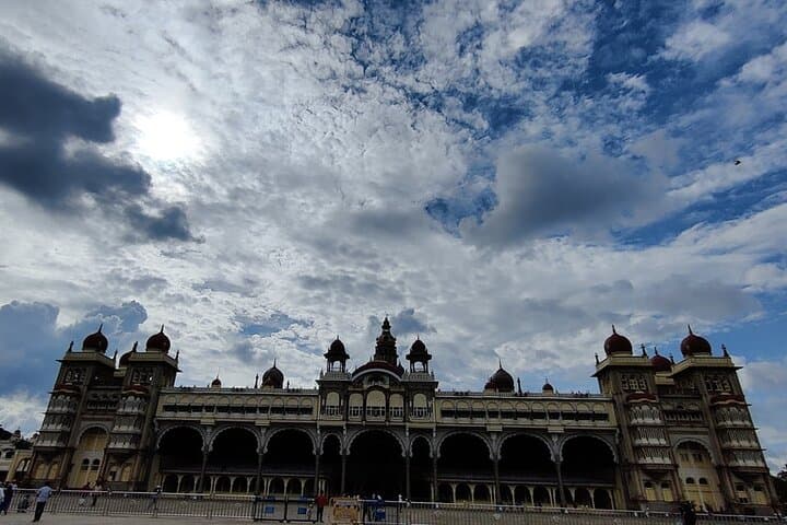 Mysore Day Trip: Private Guided Tour to Mysuru Palace and Chamundi Hill photo 3