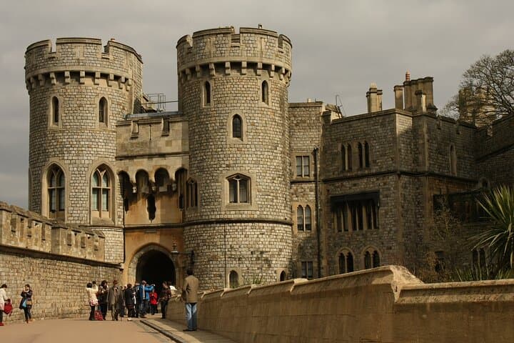 Private Windsor Castle Tour with Fast-Track Entry — St George's Chapel & State Apartments photo 2