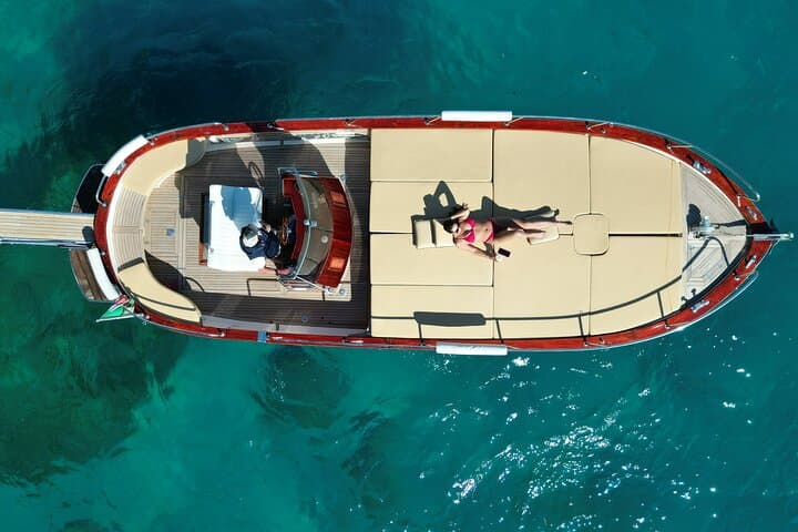 Capri Samba: Private Apreamare Cruise to the Blue Grotto and Faraglioni