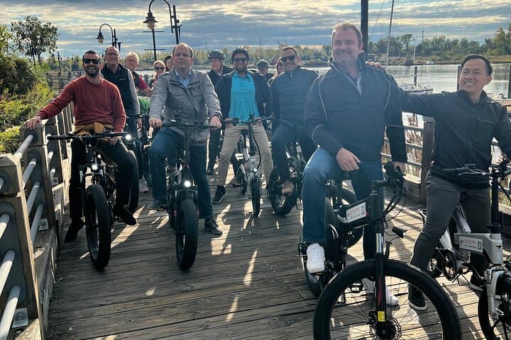 Explore Wilmington on an Electric Bike: A 3-Hour Immersive City Tour photo 2