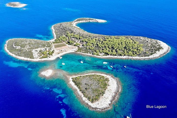 Five-Island Speedboat Tour from Trogir — Blue Cave, Mamma Mia Sites & Hvar Day Trip photo 5
