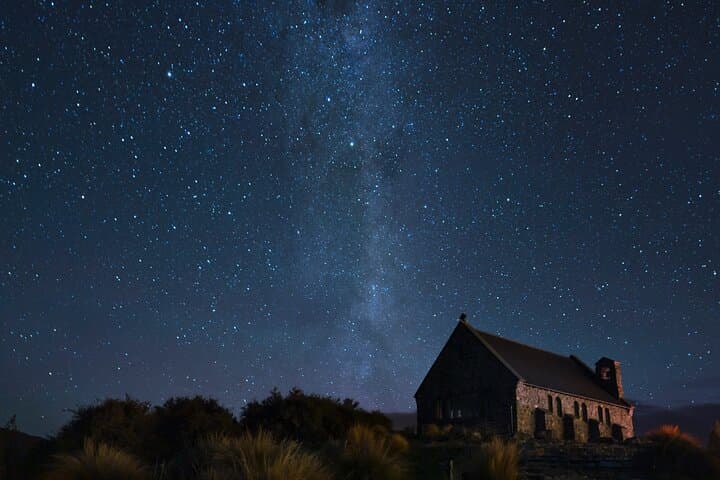 Scenic Mt Cook to Lake Tekapo Small-Group Transfer via Lake Pukaki photo 3