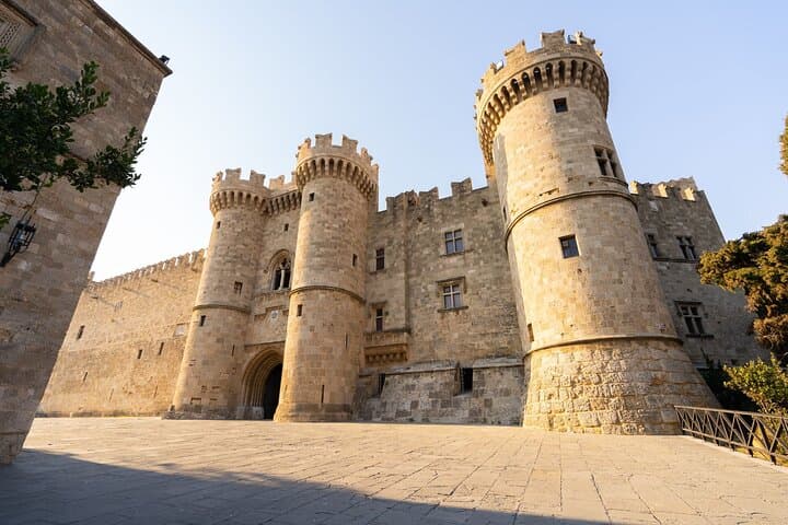 Private tour: Best of Rhodes & Lindos — Mandraki, Old Town & Acropolis photo 2