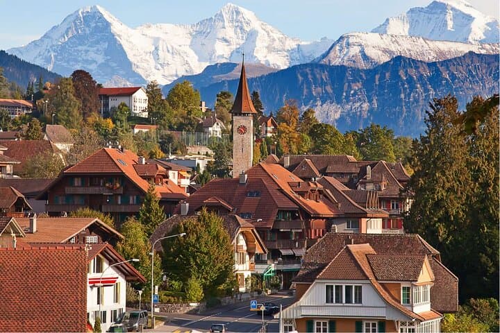 Interlaken Private Car Tour to Bern, Grindelwald & Lake Thun Castles photo 6