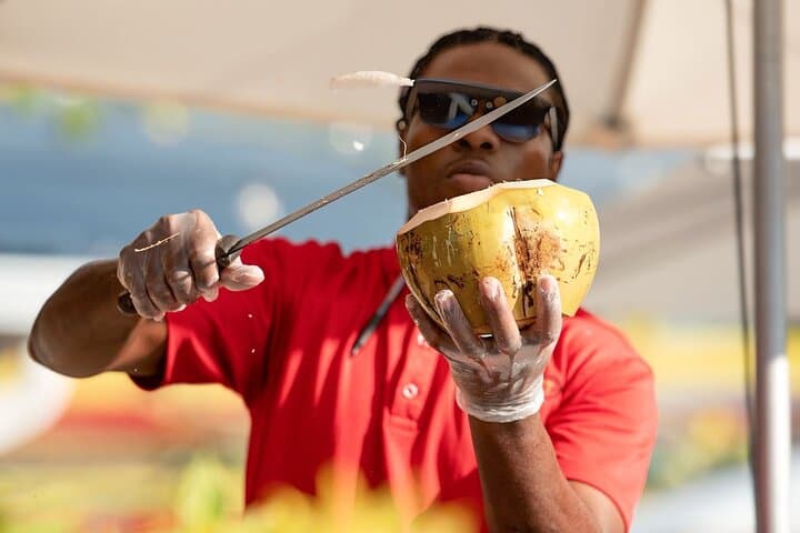Montego Bay Shopping & Sightseeing Guided Tour: Hip Strip, Dead End Beach & Sam Sharpe Square photo 6