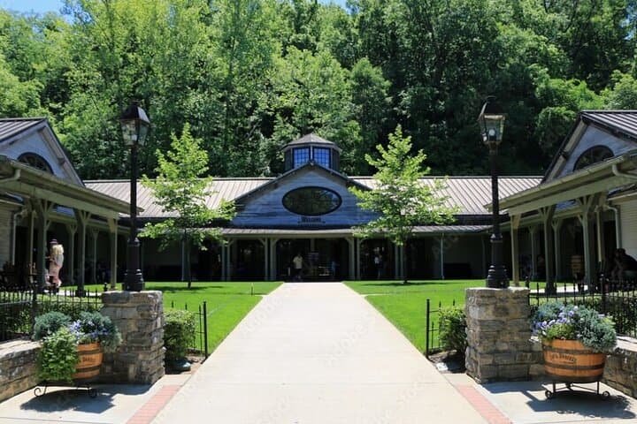 Private Trip to Jack Daniel's Distillery: Explore Stillhouse Hollow and Lynchburg