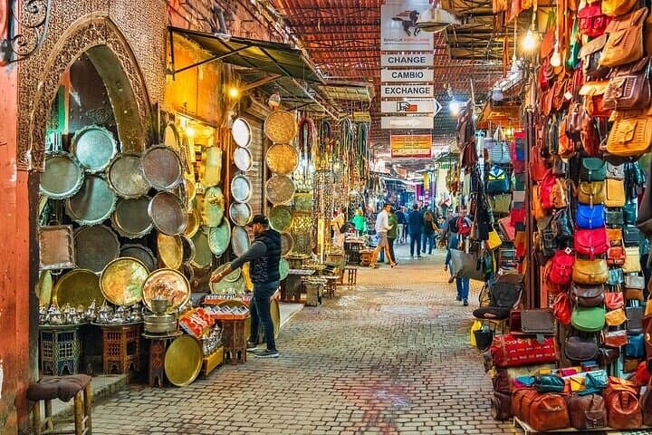 Private Dubai Shopping Tour — Gold Souk, Meena Bazaar & Dubai Mall in a Day
