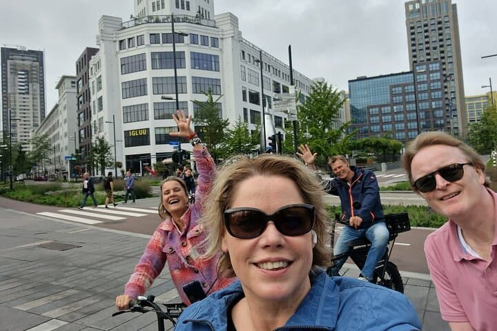 Eindhoven Highlights Bike Tour: 2-Hour Guided City Cycling Experience