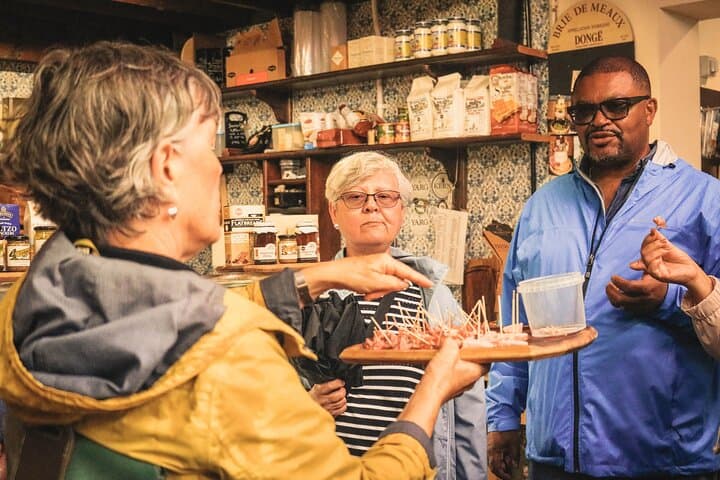 Cardiff Castle to Cardiff Market: 2.5‑Hour Walking & Tasting Tour photo 6