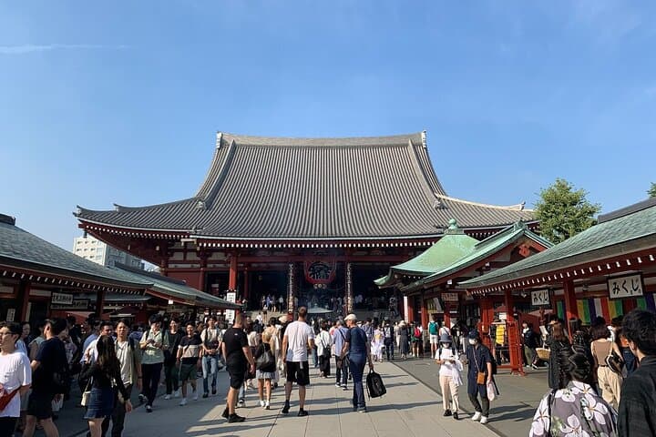 Shibuya and Harajuku Walking Tour — Explore Tokyo’s Trendsetting Streets photo 2