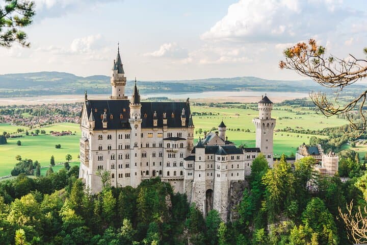 Skip-the-Line Neuschwanstein Castle Tour from Hohenschwangau