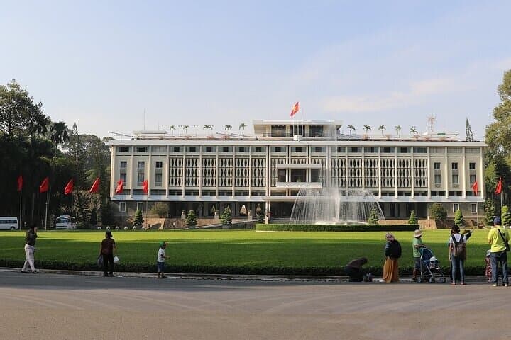 Hanoi Private Must-See Walking Tour — Old Quarter, Hoan Kiem & Hanoi Hilton photo 3