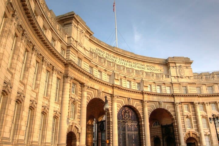 Private London Family Walking Adventure: Historic Highlights and Kid-Friendly Stops photo 4
