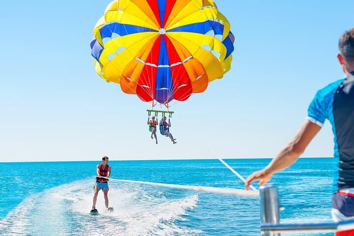 Soar Above Dubai: Parasailing Over Palm Jumeirah & Marina