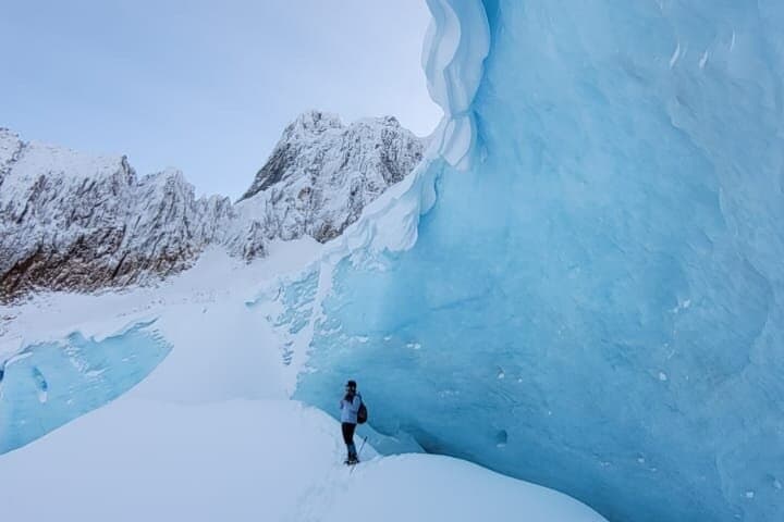 Premium Albino Eye Glacier Trekking — Challenging Day Hike from Ushuaia photo 6