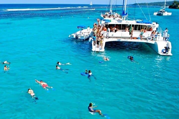 Montego Bay Party Catamaran and Snorkeling Tour — Sun, Sea and Reggae photo 3
