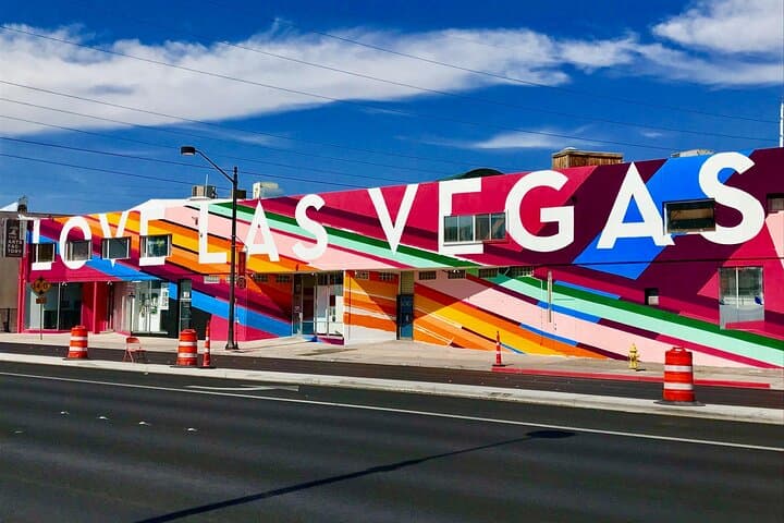 Inside Las Vegas' 18b Arts District: Guided Walking Tour of Arts Factory, Murals & Studios