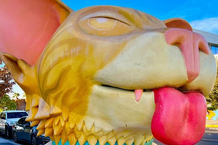 Inside Las Vegas' 18b Arts District: Guided Walking Tour of Arts Factory, Murals & Studios photo 4