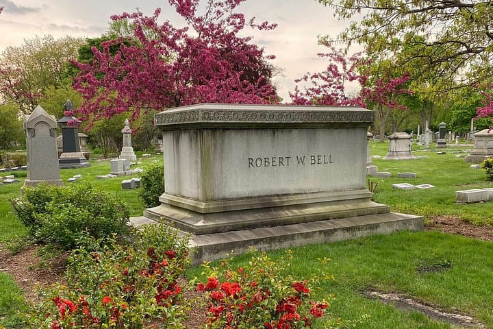 Deep Pockets of Graceland Cemetery: Chicago Historical Walking Tour photo 2